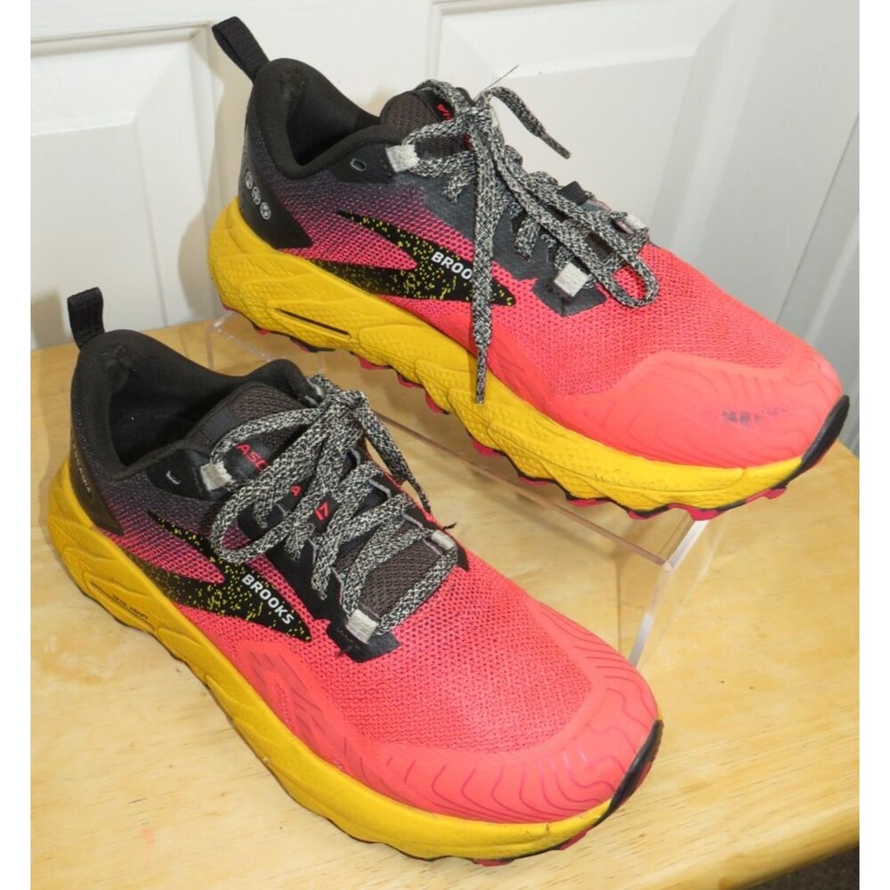 Brooks Cascadia 17 Trail Running Shoes Diva Pink/Black/Lemon Chrome Size 7B *